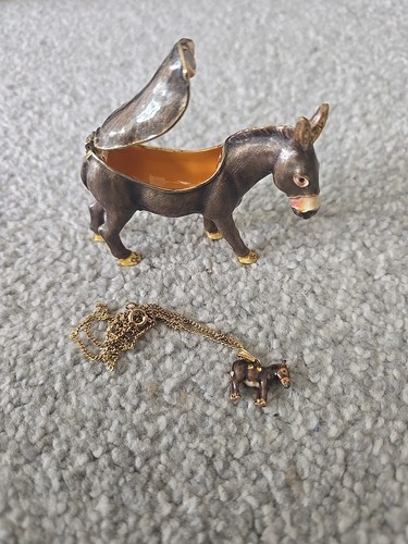 Hidden treasures donkey - -,