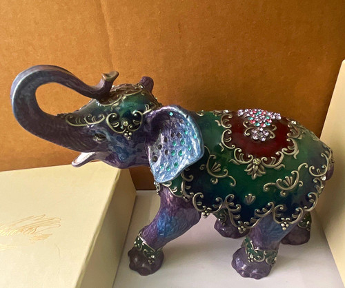 Hidden treasures elephant - hidden,